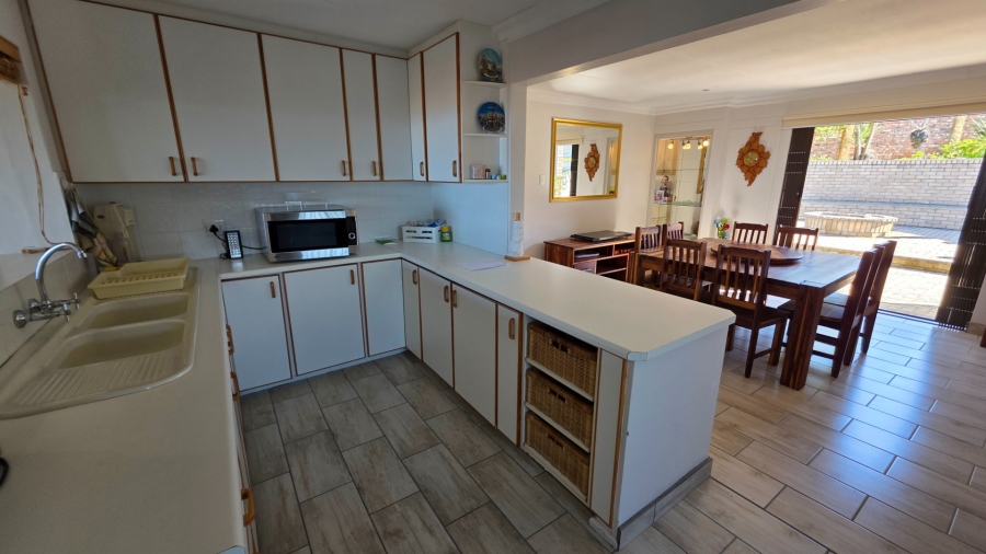 3 Bedroom Property for Sale in Dana Bay Western Cape